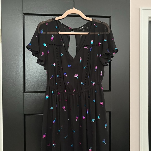 NWOT Torrid Elegant Black V-Neck Dress w/Cap Sleeves w/Embellishments.Size 00=10 - Picture 1 of 15